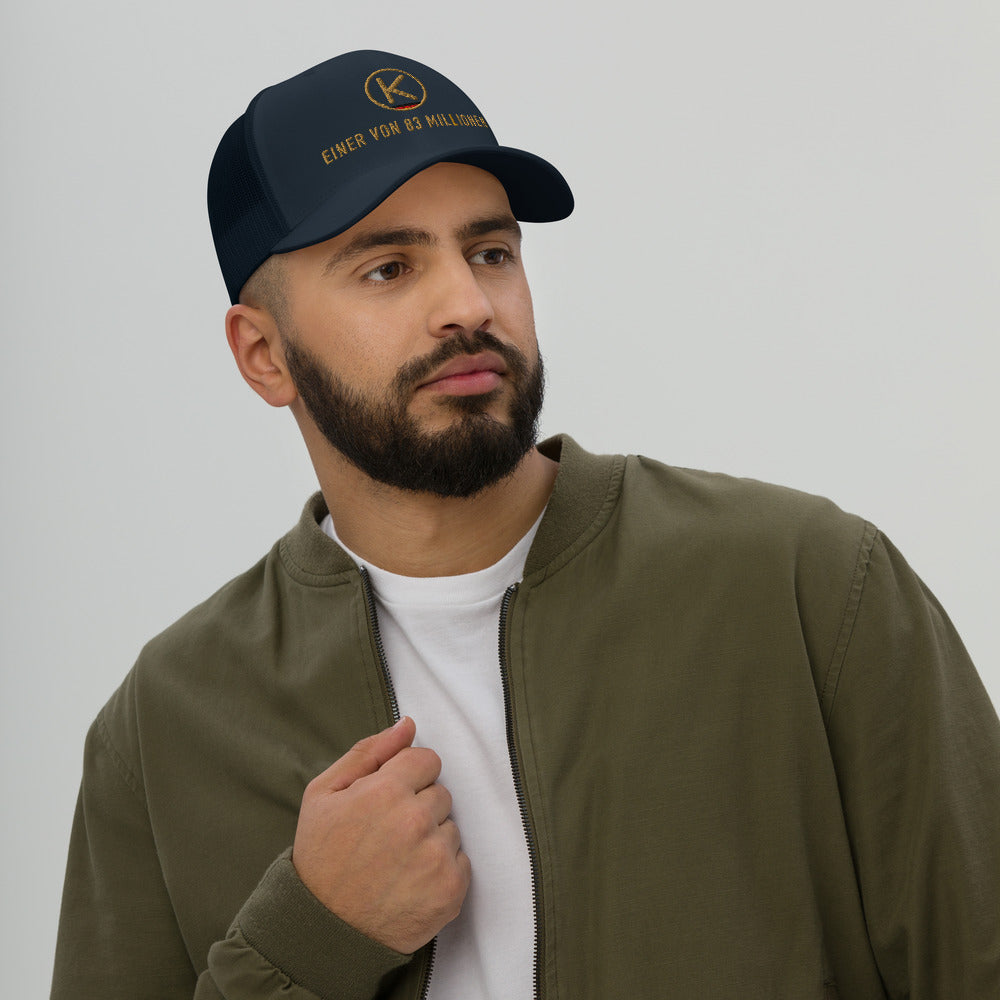 Einer von 83 Millionen Cap – KITMATES Trucker, bestickt – KITMATES – Lifestyle