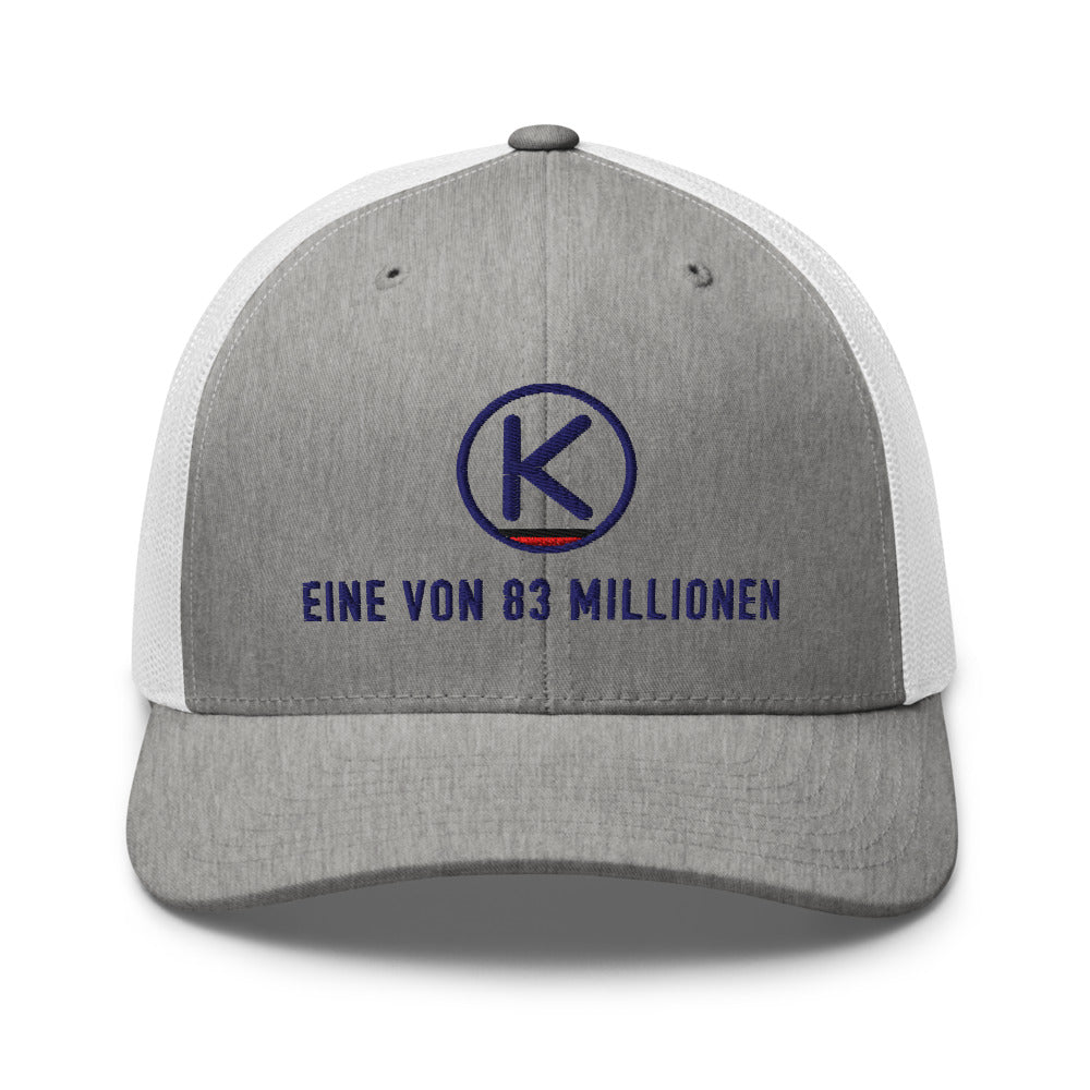 Eine von 83 Millionen Cap – Trucker-Kappe, bestickt – Grau/Weiß