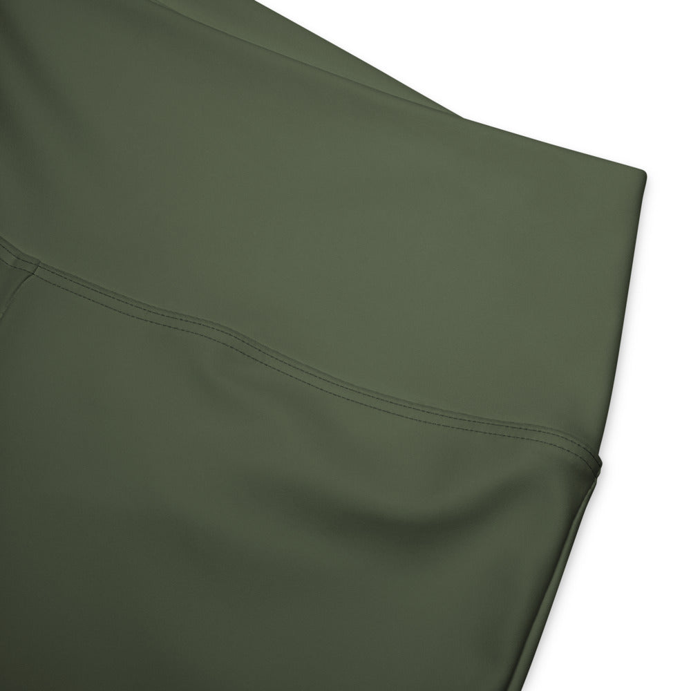 Eine von 83 Millionen Flare-Leggings – Oliv