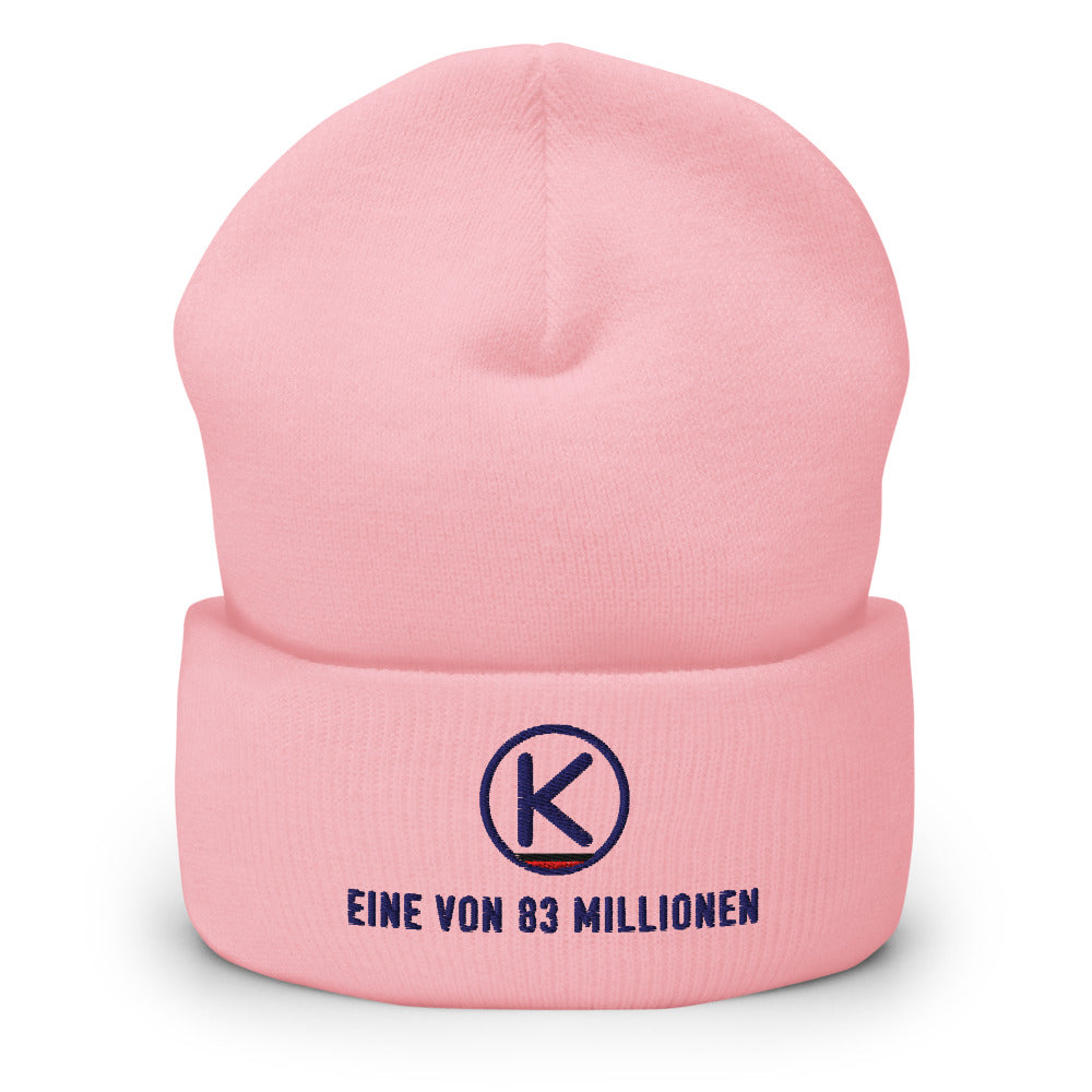 Eine von 83 Millionen Mütze – Beanie mit Umschlag, bestickt – Rosé