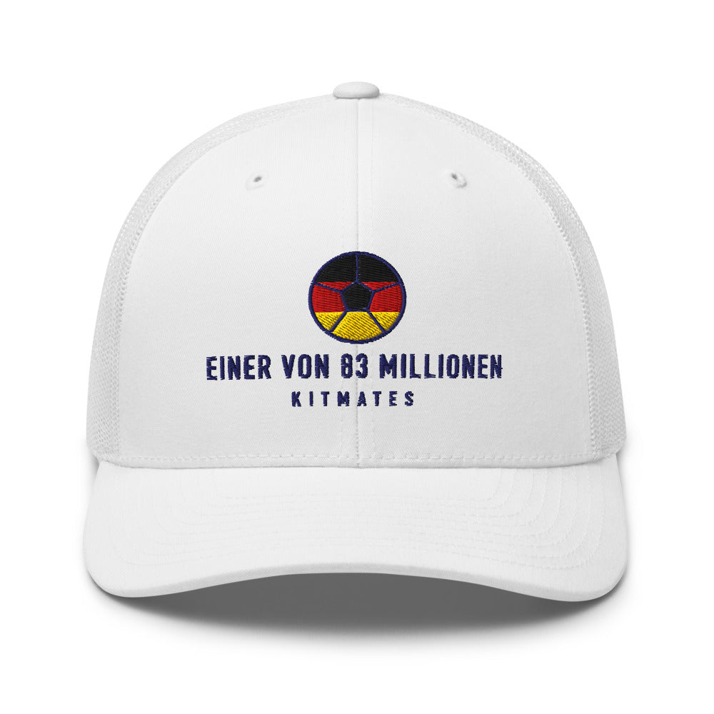Einer von 83 Millionen Cap – KITMATES Trucker, bestickt – Weiß