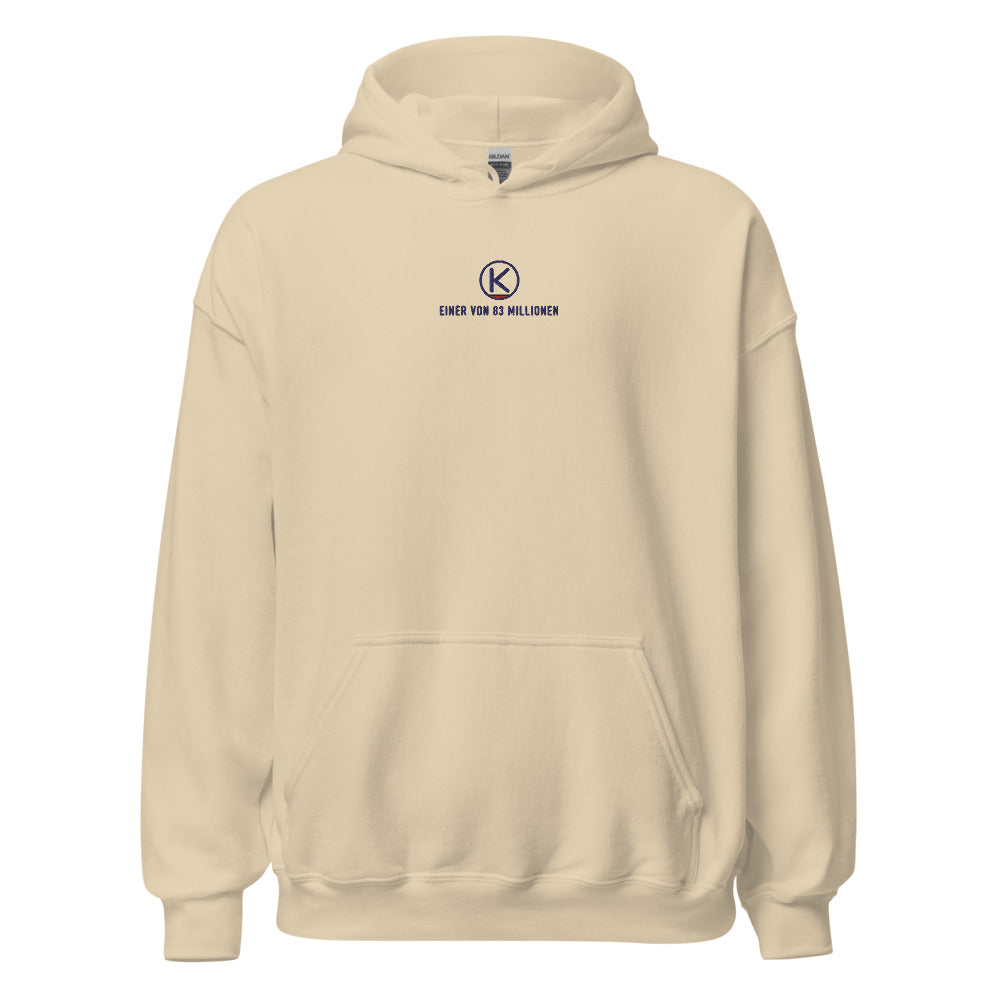 Einer von 83 Millionen Hoodie – bestickt – Sand
